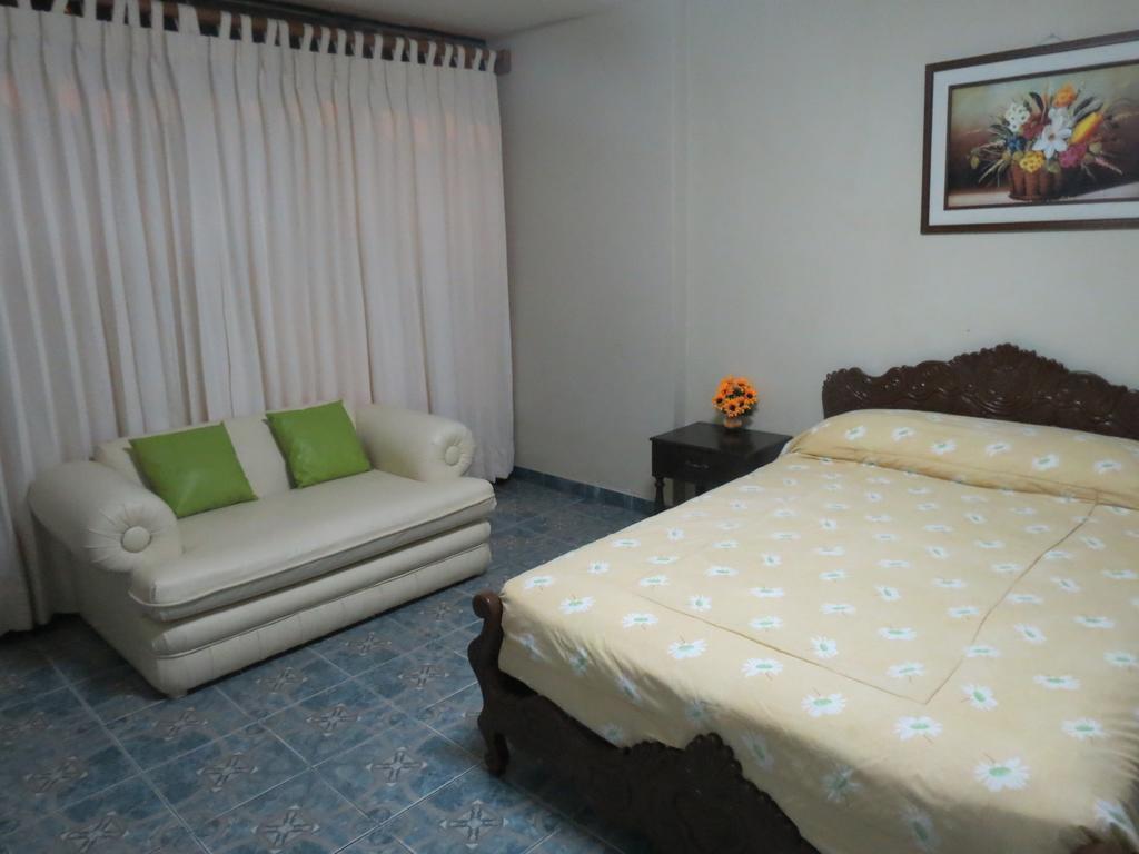 Bed and Breakfast Residencial El Sol De Los Pinos Trujillo Exterior foto