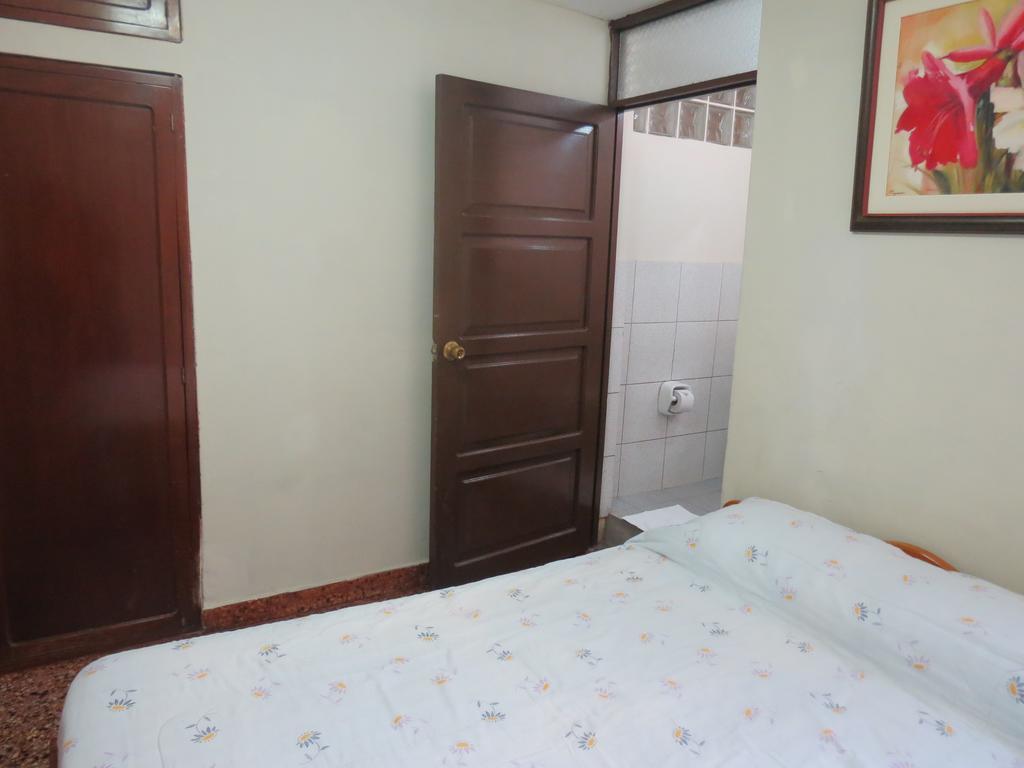 Bed and Breakfast Residencial El Sol De Los Pinos Trujillo Exterior foto