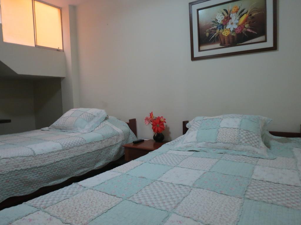 Bed and Breakfast Residencial El Sol De Los Pinos Trujillo Exterior foto