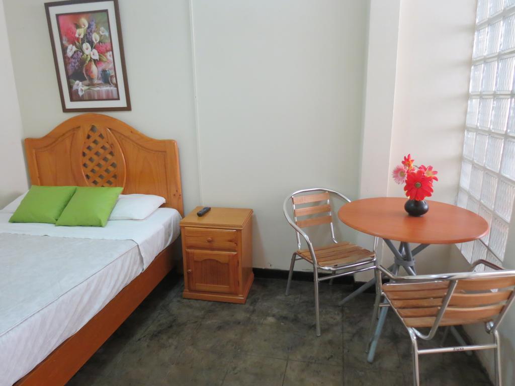 Bed and Breakfast Residencial El Sol De Los Pinos Trujillo Exterior foto