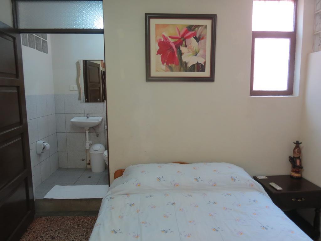 Bed and Breakfast Residencial El Sol De Los Pinos Trujillo Exterior foto