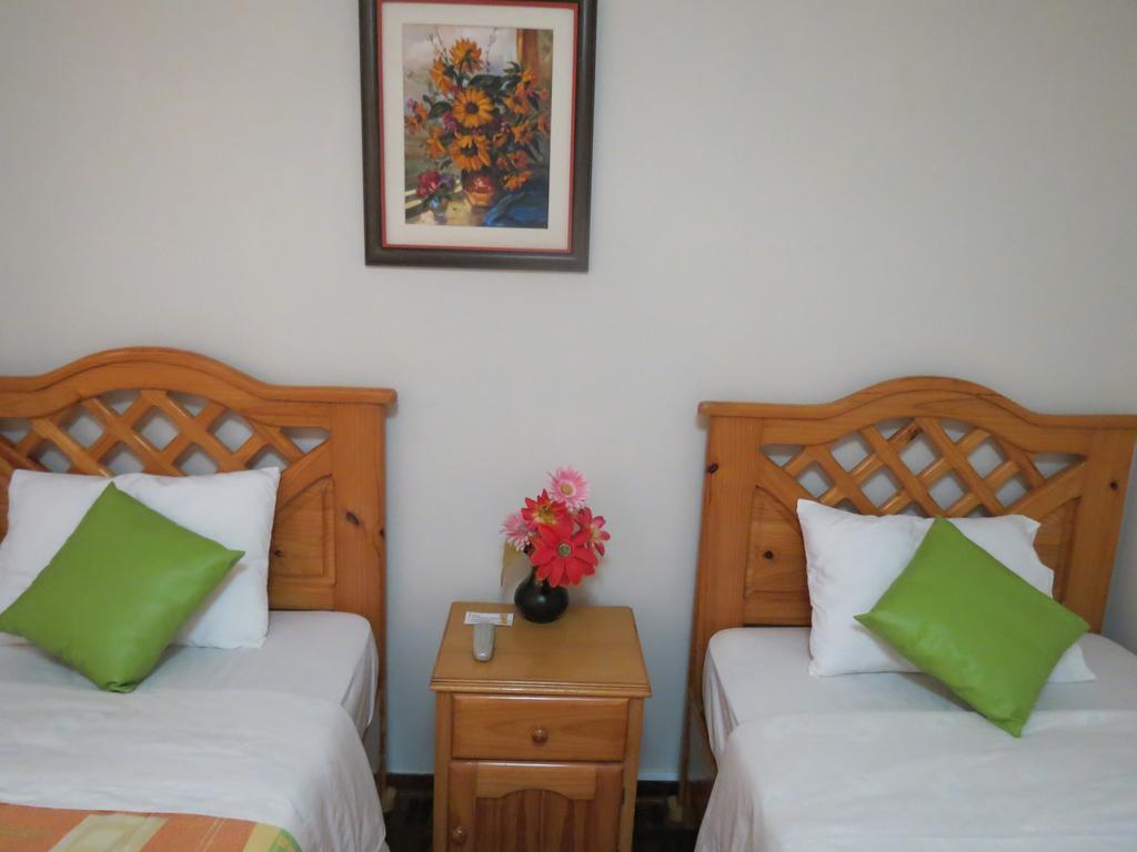 Bed and Breakfast Residencial El Sol De Los Pinos Trujillo Exterior foto